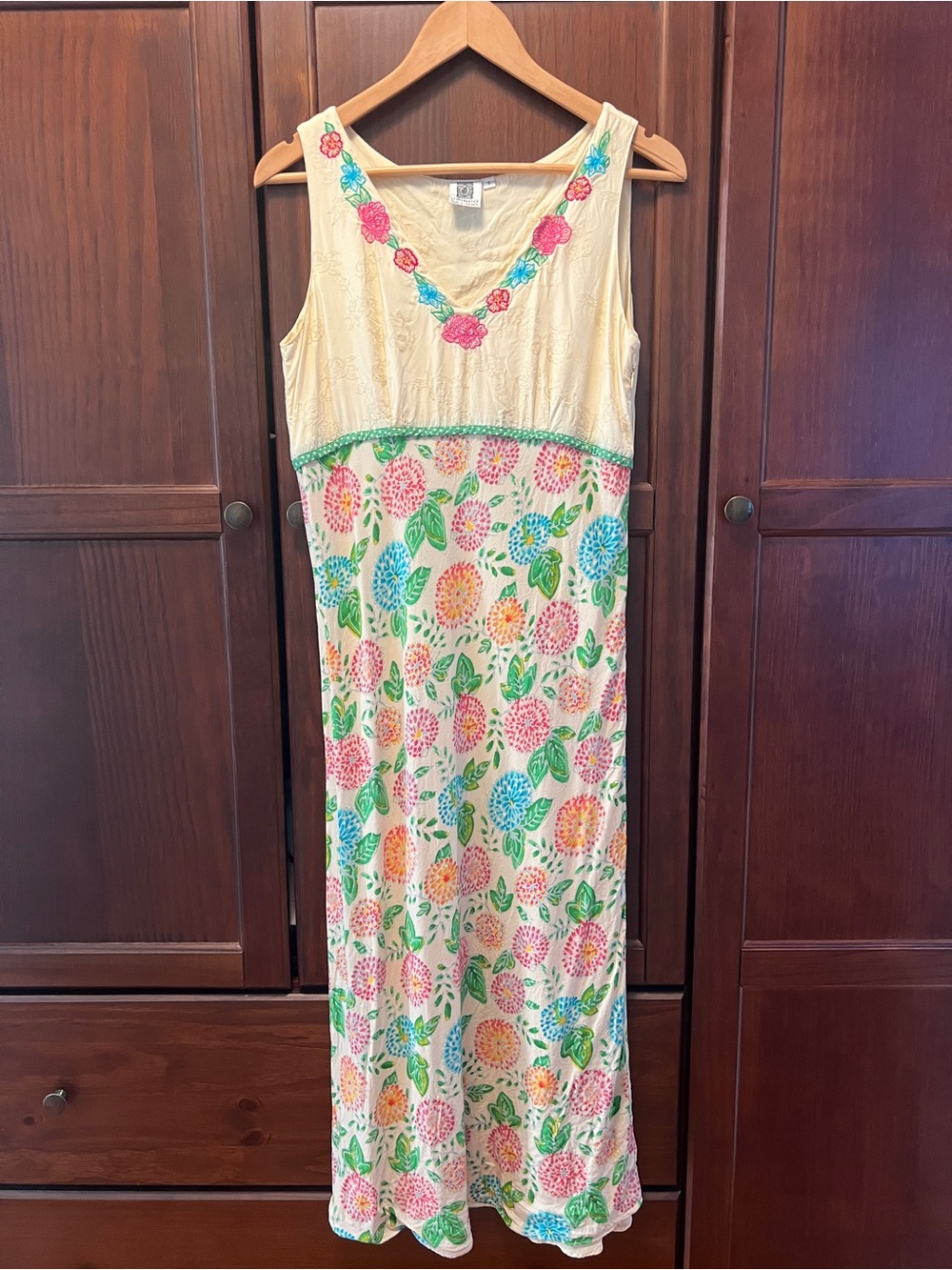 Usindo Floral Sleeveless Midi/Maxi Dress Embroidered Neck and Empire Waist Boho